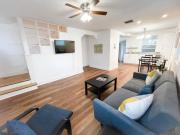 Cheerful Townhome in South Tampa