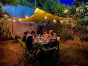 La campagne en ville piscine, jardins et 2 chambres tout confort