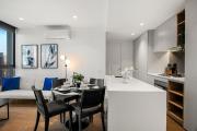 Stunning 2BR Apartment in Melb CBD with Pool and Gym