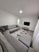 1Ege üniversitesi ve hastanesine çok yakın aileye