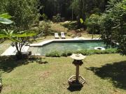 Sitío familiar, piscina com água de nascente!