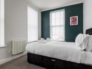 Abdiel 5 Bright Modern Marina Apt Newly Refurbished - Pass the Keys