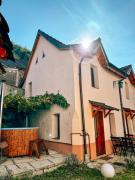 Casa Ursului - Rustic house in traditional village