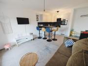 TiCasa Shine-Zentral-Outlet-Balkon-Parkplatz-ruhig