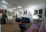 Warhol Apartment, quiet with Retro Pop Art Flair in Zvezdara, Beograd with workplaces and multiple beds