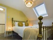 Central Eastbourne Escape with Rooftop Jacuzzi