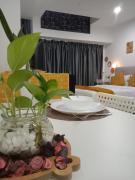 The Cozy Haven 4 Unique Studio Private Parking