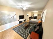 Central Private King Suit Washer Dryer 2 Miles to Hospital