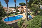 Located in an exclusive residential area of Vilamoura Located in an exclusive residential area of Vilamoura