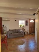 Studio à deux pas du village