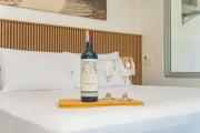 Suite esquina con balcón y vista 180° al mar CB1429