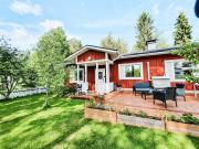 Arctic Apple Tree Apartment