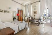 In the Heart of Florence, Dante, with Private Terrace