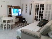 Casa confortável com amplo espaço a 800 m da praia