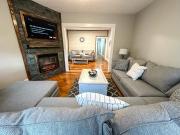 The Allen House - 3 Bedroom - 2 Full Bath - Private Gorgeous Apartment - Sleeps 8