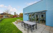3 Bedroom Beautiful Home In Nexø