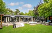 Nice Home In Aakirkeby With Sauna