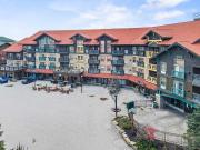 Highland House 420 Stylish Studio in the Village Hot Tub WiFi