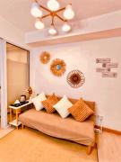 Azure Staycation by Oveecation Suites