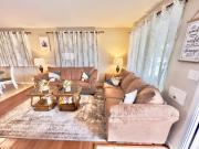 Sunny Stay Bright and Cozy Suite 2