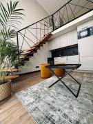 Sunny loft 24x7 x free parking x close to old town by H&H