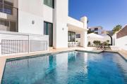 Lilias home - private heatable pool, BBQ, free wifi