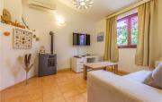 2 Bedroom Cozy Apartment In Premantura