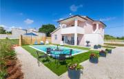 3 Bedroom Gorgeous Home In Pula