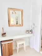 Alkisti Suite next to the Windmills of Mykonos