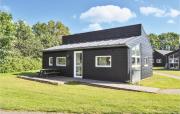 Holiday Home Halvejen Hytte Spjald