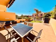 Oasis Meloneras cerca del mar