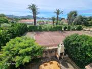 Armence, maison vue mer avec petit jardin et terrain de tennis