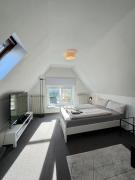 Appartment im DG Berlin 5 min zur Messe