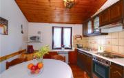 2 Bedroom Cozy Apartment In Umag