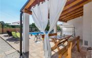 Two-Bedroom Holiday Home In Svetvincenat