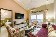 Alaya Stays 3 BHK Apartment with Pool - Veera Marina