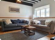 Classy two bed home - close to town centre & beach