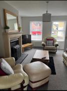 Portrush - 3 Bed - 2 Bath - Parking - Pet Friendly Portrush - 3 Bed - 2 Bath - Parking - Pet Friendly