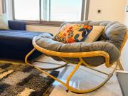 Cosy sunny central - 2 BDR near train and tram