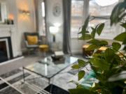 Meadows Court - Wyndale Living - Mansion Style Apt