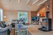 Cozy And Spacious Holiday Home Near Torup Strand Close To The North Sea