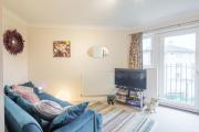 Fabulous Central 3Bed Apt - With Parking