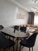 City Center Apt w Balcony Views