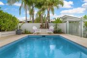 Stunning Alex Heads Beach House - Pet friendly
