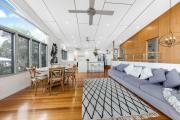 Stunning Alex Heads Beach House - Pet friendly