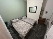 Entire House - 4 Bed - Sleeps 6 Entire House - 4 Bed - Sleeps 6
