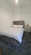 Deluxe 2-bed Apartment, Birmingham Deluxe 2-bed Apartment, Birmingham
