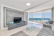 Horizon Bay 202 Beachfront APT, Bloubergstrand