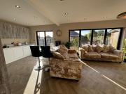 Large 4bed Bungalow - Contractors - Ample Parking