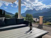 Large 3 bed apartment with mountain views, pool and gym